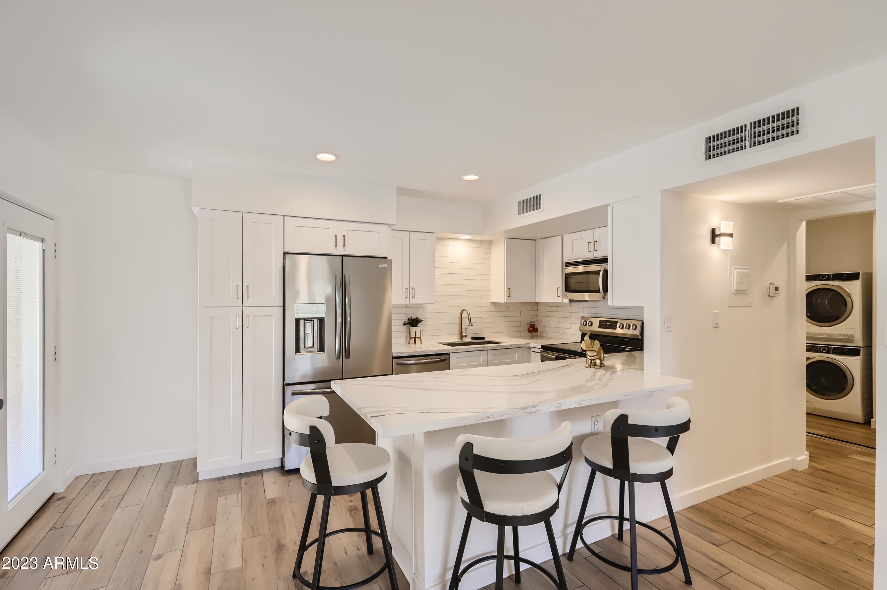 1320 East Bethany Home Road, Unit 42 Phoenix, AZ 85014 - Photo 3 of 13 04 Kitchen