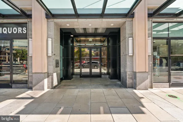 $3,450 | 1133 14th Street Northwest, Unit 208, Washington, DC 20005