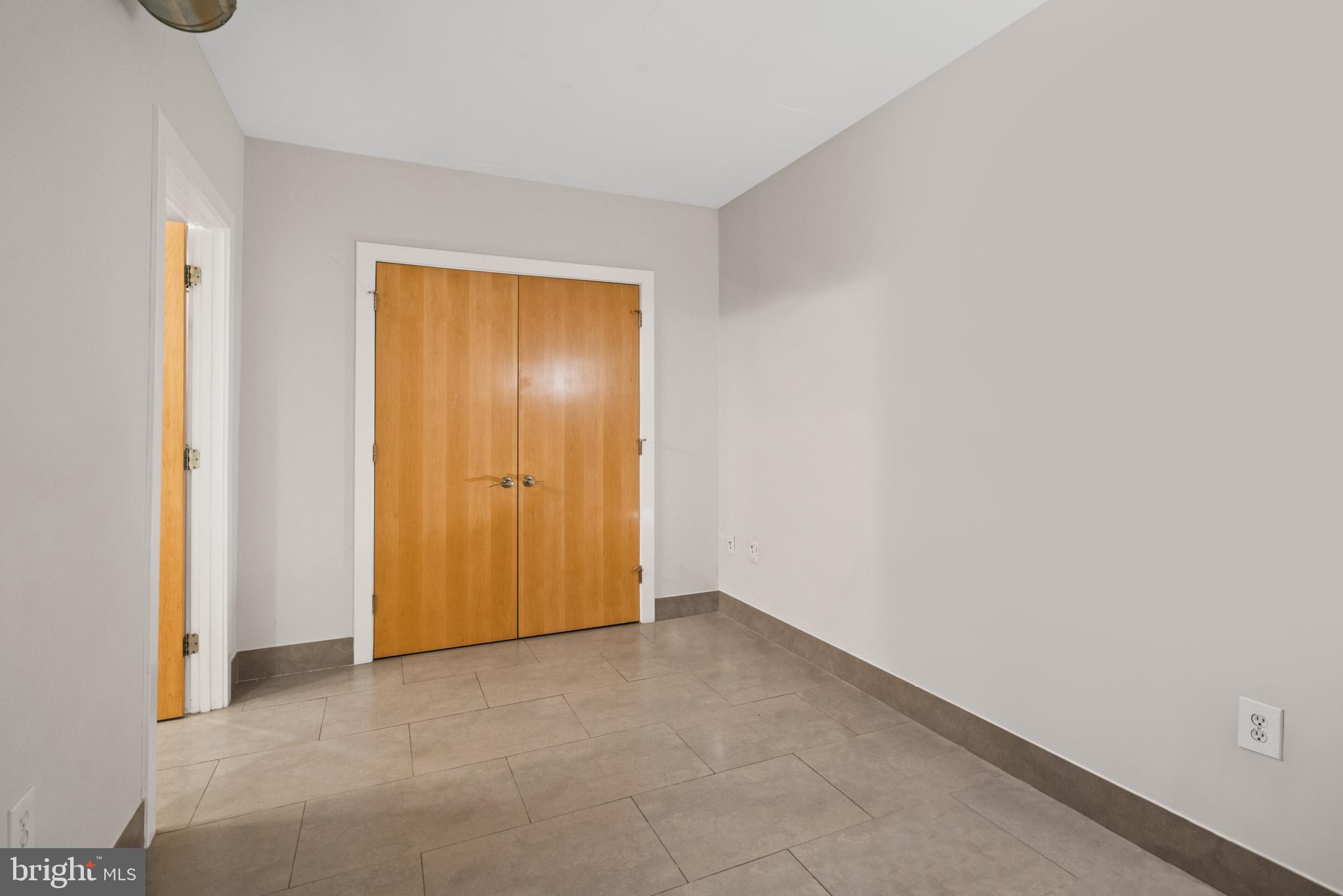 1133 14th Street Northwest, Unit 208 Washington, DC 20005 - Photo 15 of 27 2nd bedroom