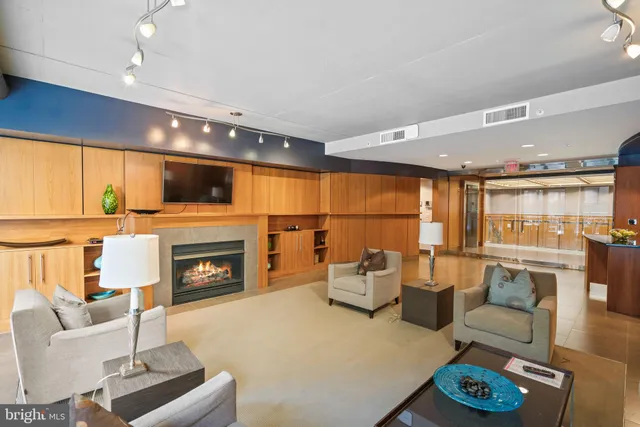 $3,450 | 1133 14th Street Northwest, Unit 208, Washington, DC 20005