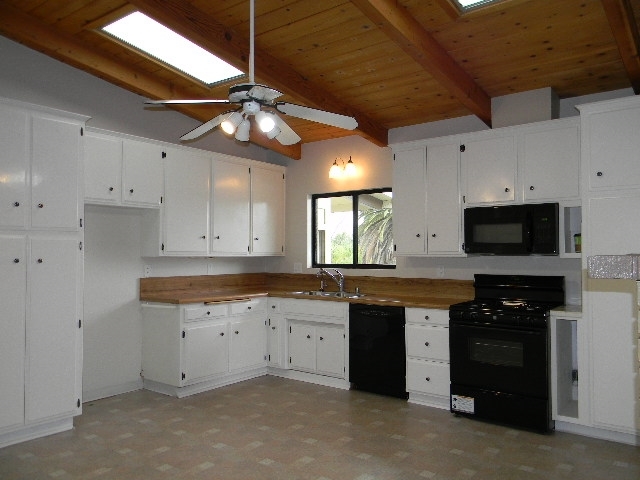 9203 Jovic Road Lakeside, CA 92040 - Photo 11 of 25