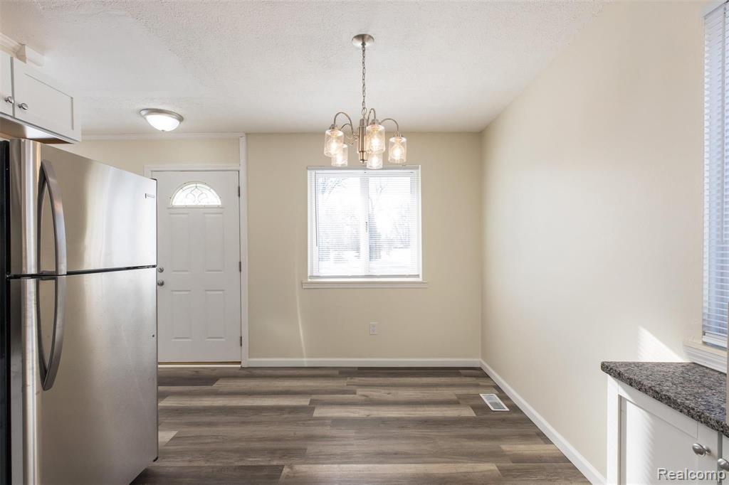 23762 Superior Road Taylor, MI 48180 - Photo 6 of 29