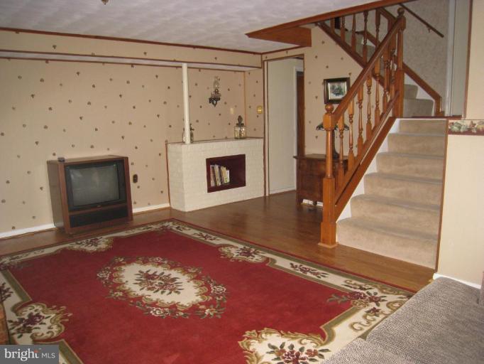 261 Magothy Bridge Road Pasadena, MD 21122 - Photo 17 of 18 Family Room #2