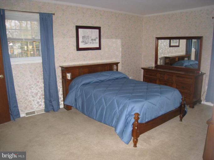 261 Magothy Bridge Road Pasadena, MD 21122 - Photo 9 of 18 Bedroom #1