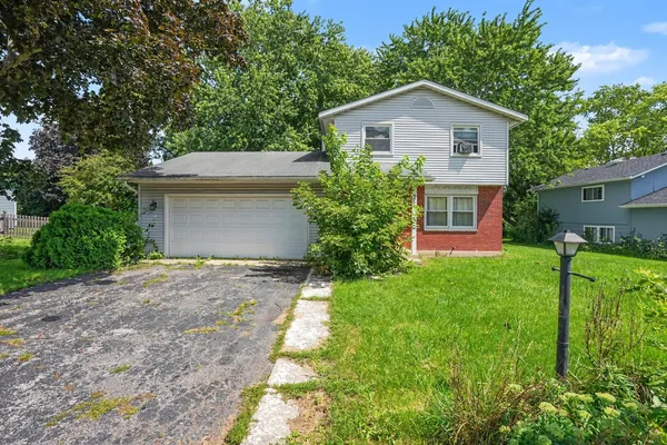 $299,900 | 1055 Belle Plaine Avenue, Gurnee, IL 60031
