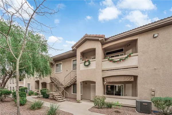 $318,000 | 2305 West Horizon Ridge Parkway, Unit 3512, Henderson, NV 89052