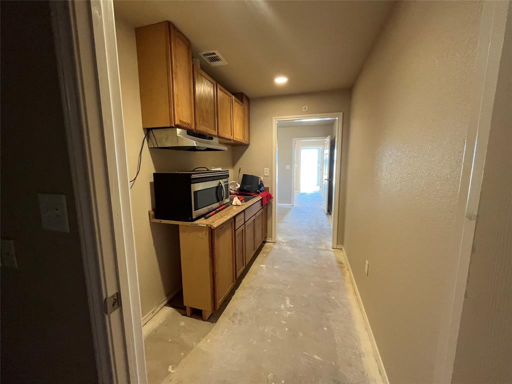 4210 Rhea Road Granbury, TX 76049 - Photo 8 of 14 Gallery Image 8