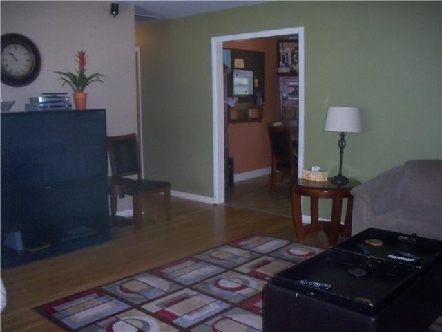 21 Bennington Road Indianapolis, IN 46227 - Photo 2 of 16 Gallery Image 2