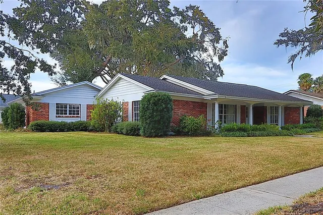 $550,000 | 10502 Lake Carroll Way, Tampa, FL 33618