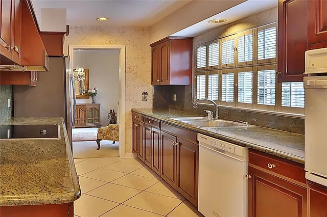 $550,000 | 10502 Lake Carroll Way, Tampa, FL 33618