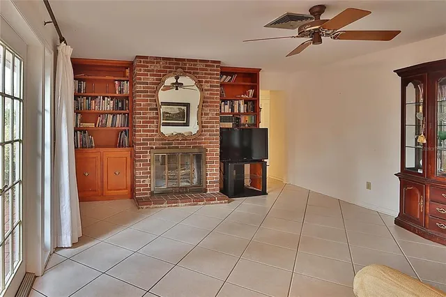 $550,000 | 10502 Lake Carroll Way, Tampa, FL 33618