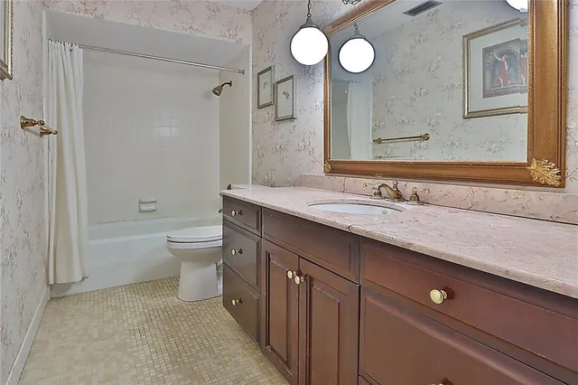 $550,000 | 10502 Lake Carroll Way, Tampa, FL 33618