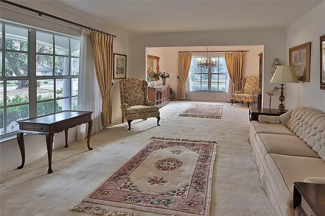 $550,000 | 10502 Lake Carroll Way, Tampa, FL 33618