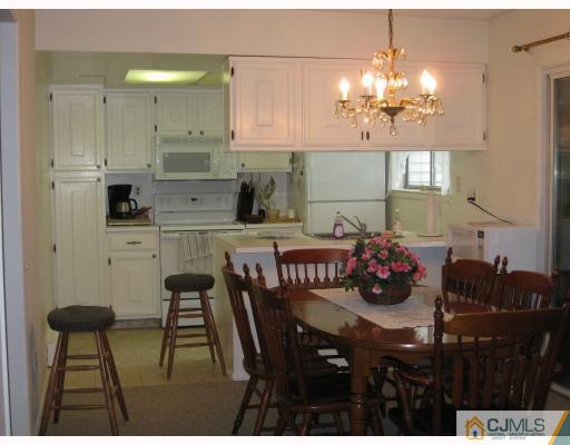 292 B Convent Road Monroe Township, NJ 08831 - Photo 7 of 10 Gallery Image 7