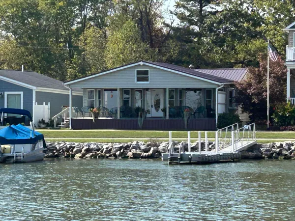 $649,000 | 12580 West Bank Drive Northeast, Millersport, OH 43046