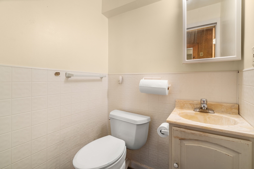 25 Curve Street Newton, MA 02465 - Photo 12 of 40