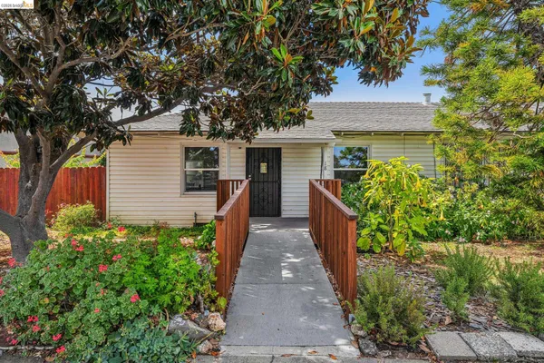 $175,000 | 18 West Bissell Avenue, Unit 204, Richmond, CA 94801