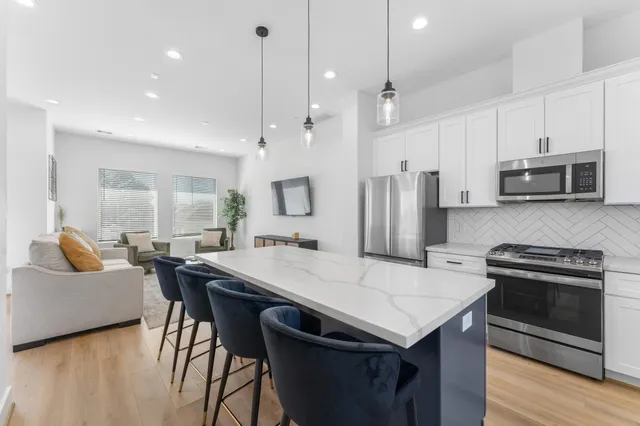 $2,690 | 1807 Lee Street, Houston, TX 77026