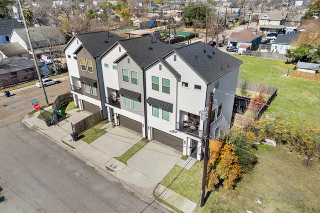 $2,690 | 1807 Lee Street, Houston, TX 77026