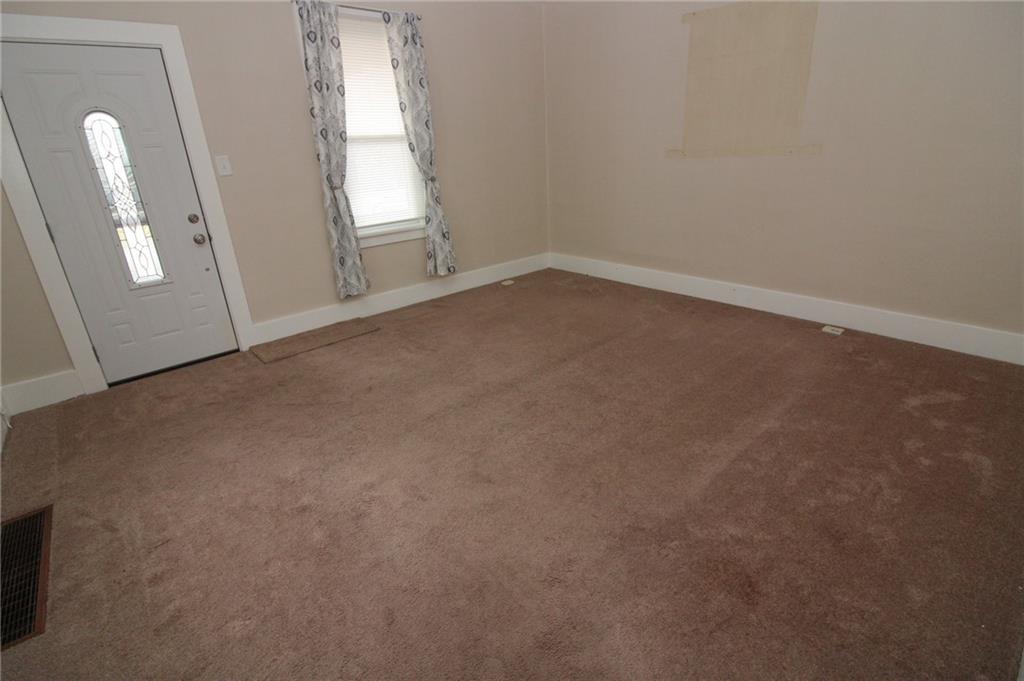 657 Pennsylvania Avenue Rochester, PA 15074 - Photo 5 of 21 Gallery Image 5