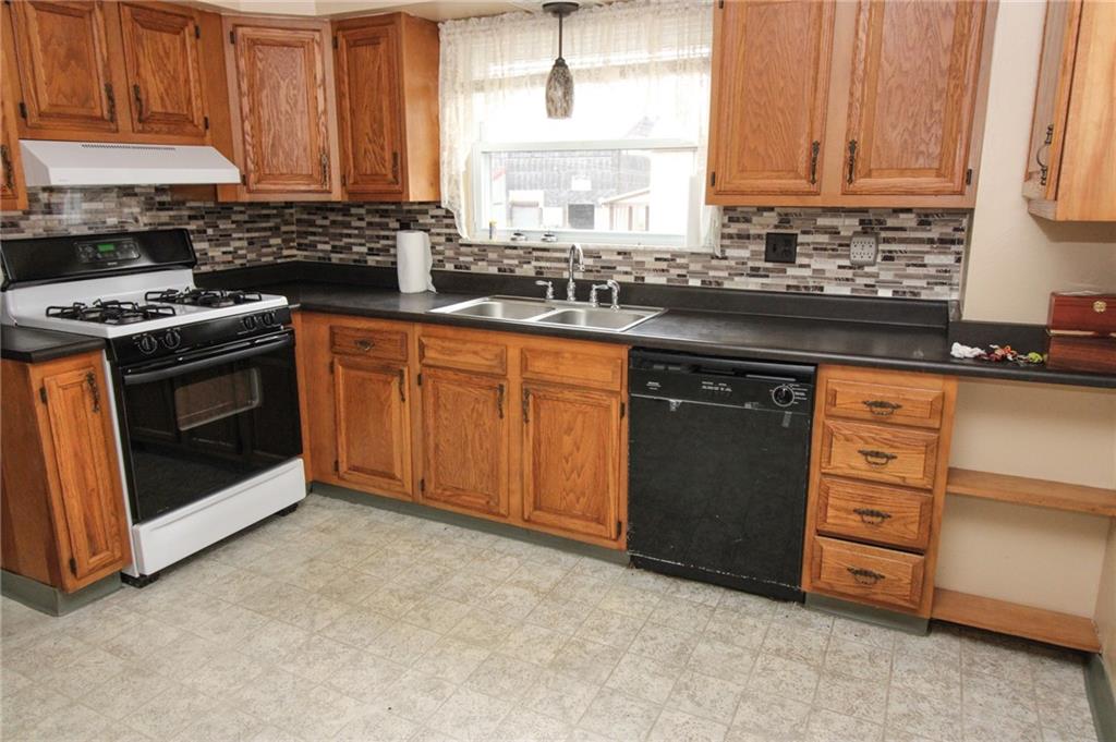 657 Pennsylvania Avenue Rochester, PA 15074 - Photo 7 of 21 Gallery Image 7