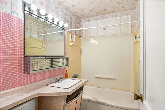 $249,900 | 4931 Wyoming Street, Duluth, MN 55804