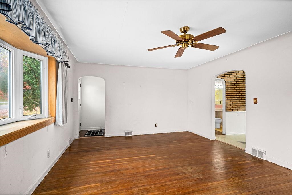 4931 Wyoming Street Duluth, MN 55804 - Photo 6 of 31