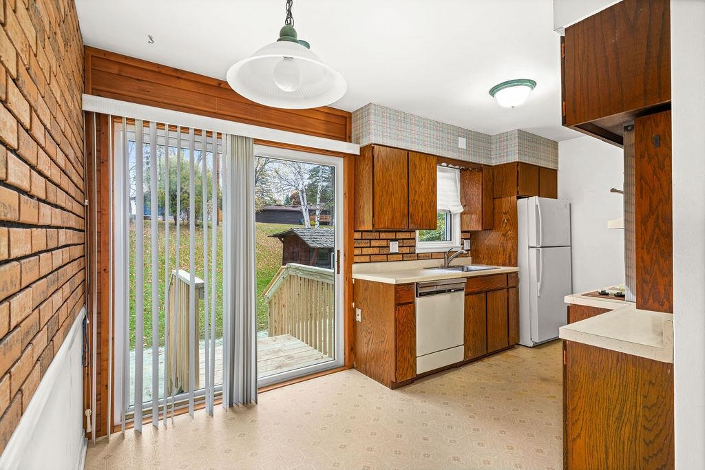 4931 Wyoming Street Duluth, MN 55804 - Photo 8 of 31