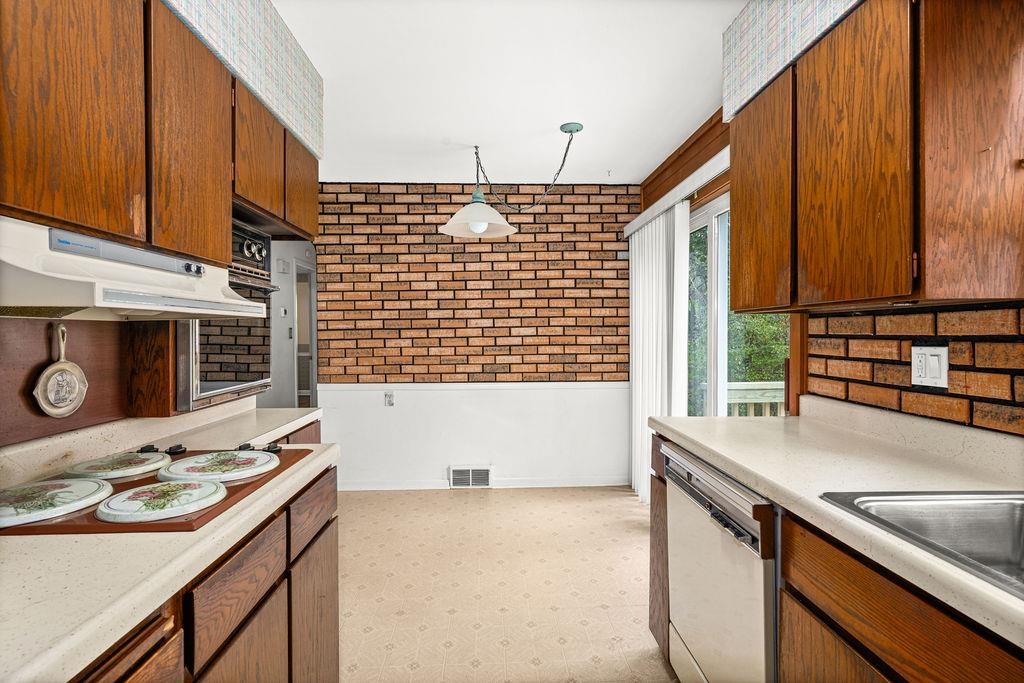 4931 Wyoming Street Duluth, MN 55804 - Photo 10 of 31