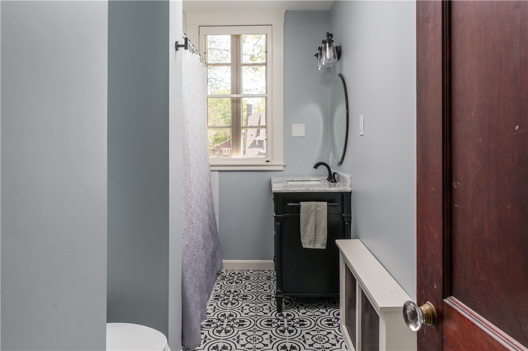 121 Woodland Road Woonsocket, RI 02895 - Photo 31 of 50