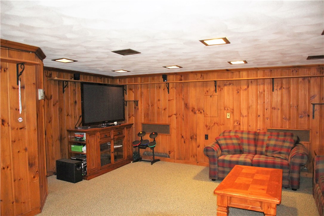 121 Woodland Road Woonsocket, RI 02895 - Photo 42 of 50