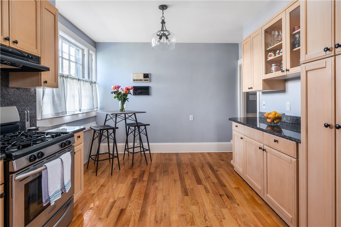 121 Woodland Road Woonsocket, RI 02895 - Photo 5 of 50
