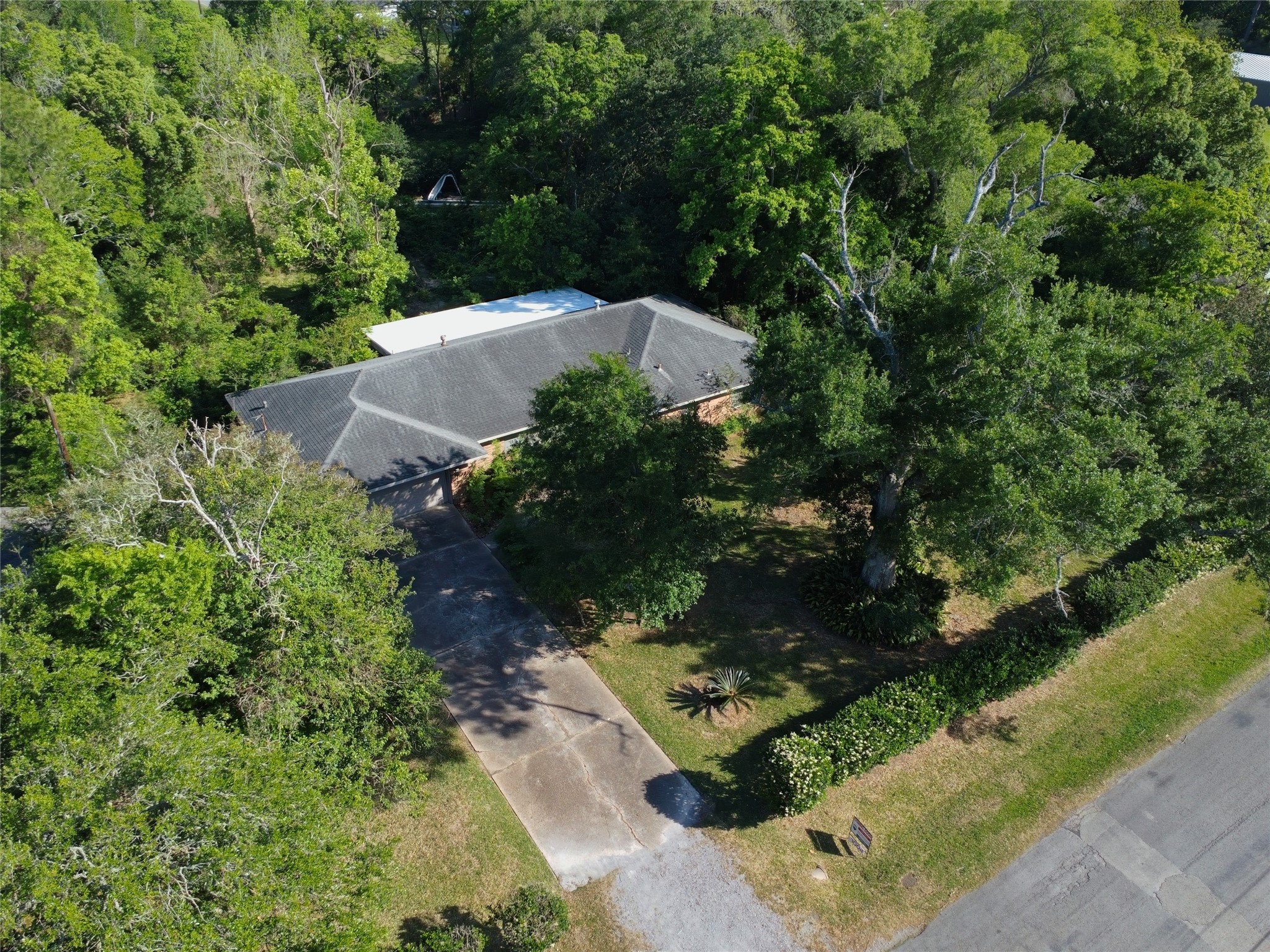 6700 Howe Street Groves, TX 77619 - Photo 14 of 18