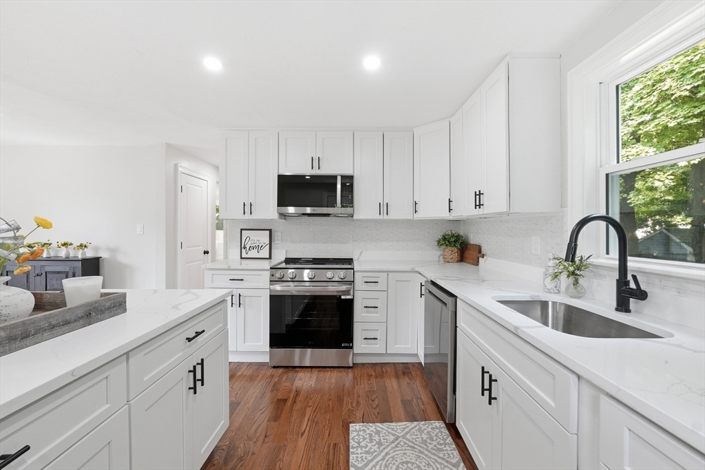 173 Orient Street Worcester, MA 01604 - Photo 5 of 42