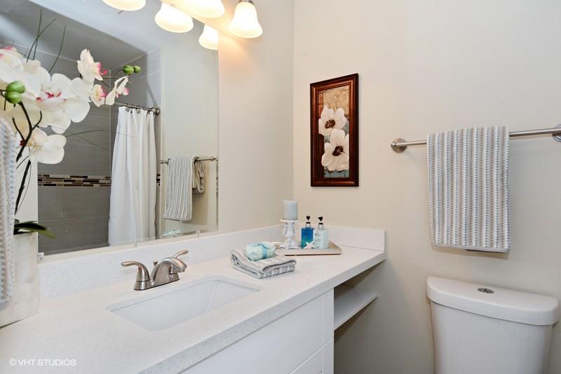 100 Gate Road, Unit 363 Hollywood, FL 33024 - Photo 11 of 18 12_100GateRd63_13_MasterBathroom_FlexMLS