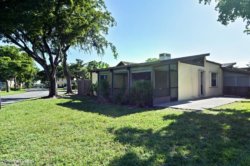 100 Gate Road, Unit 363 Hollywood, FL 33024 - Photo 15 of 18 16_100GateRd63_59_RearView_FlexMLS800x60