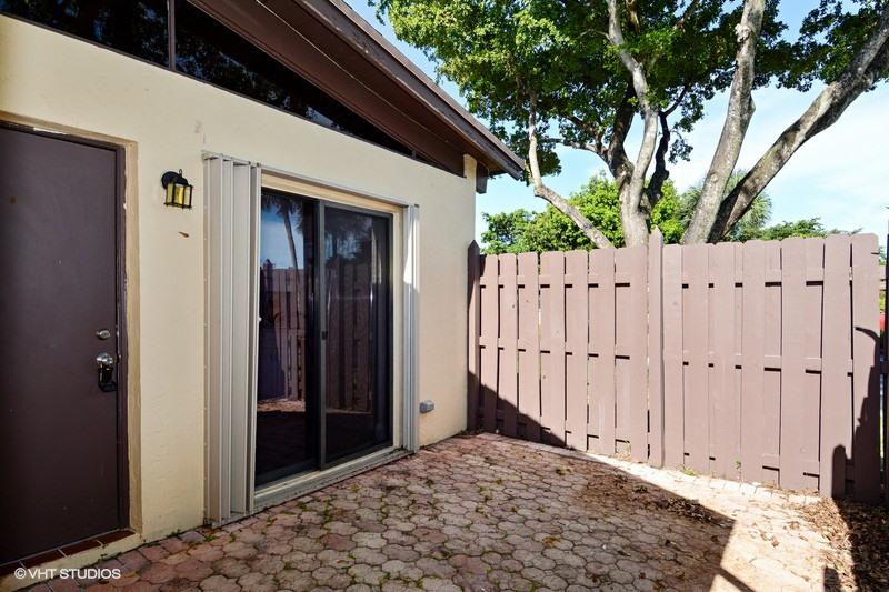100 Gate Road, Unit 363 Hollywood, FL 33024 - Photo 17 of 18 18_100GateRd63_301_Entrance_FlexMLS800x6