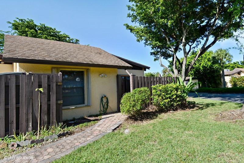 100 Gate Road, Unit 363 Hollywood, FL 33024 - Photo 18 of 18 01_100GateRd63_57_FrontView_FlexMLS800x6