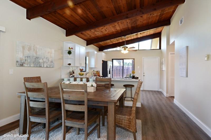 07_100GateRd63_92_KitchenDiningRoom_Flex