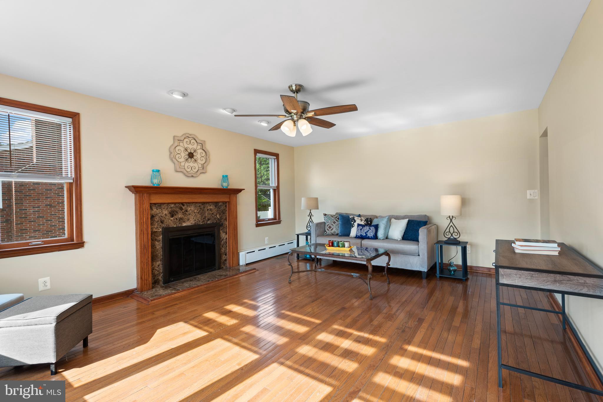 6312 South Orchard Road Linthicum Heights, MD 21090 - Photo 3 of 39 Living room