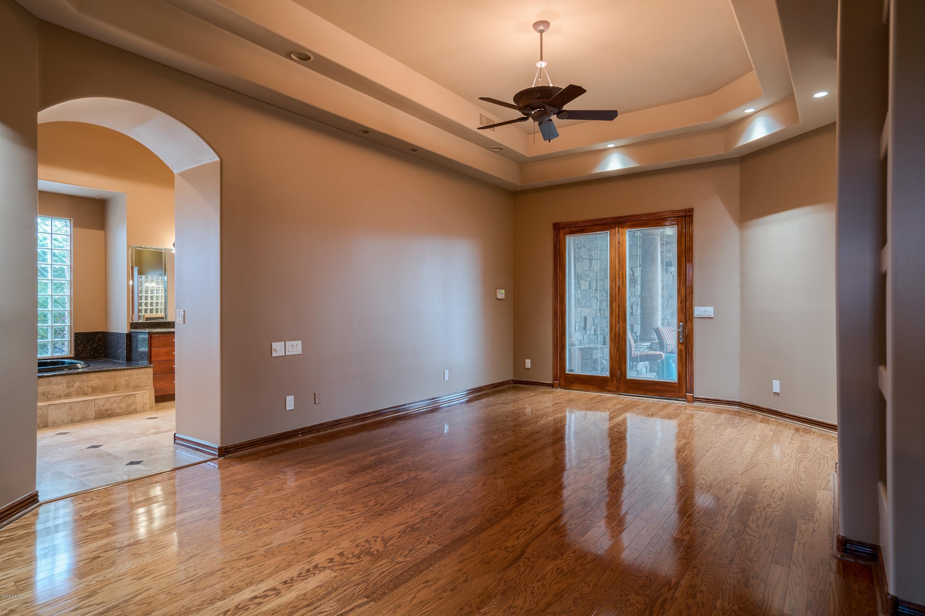 2885 East Robin Court Gilbert, AZ 85296 - Photo 25 of 61 017_Master Bedroom