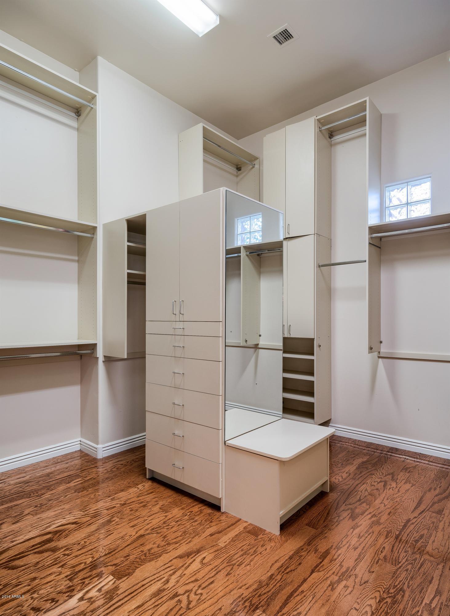 2885 East Robin Court Gilbert, AZ 85296 - Photo 28 of 61 021_Master Closet