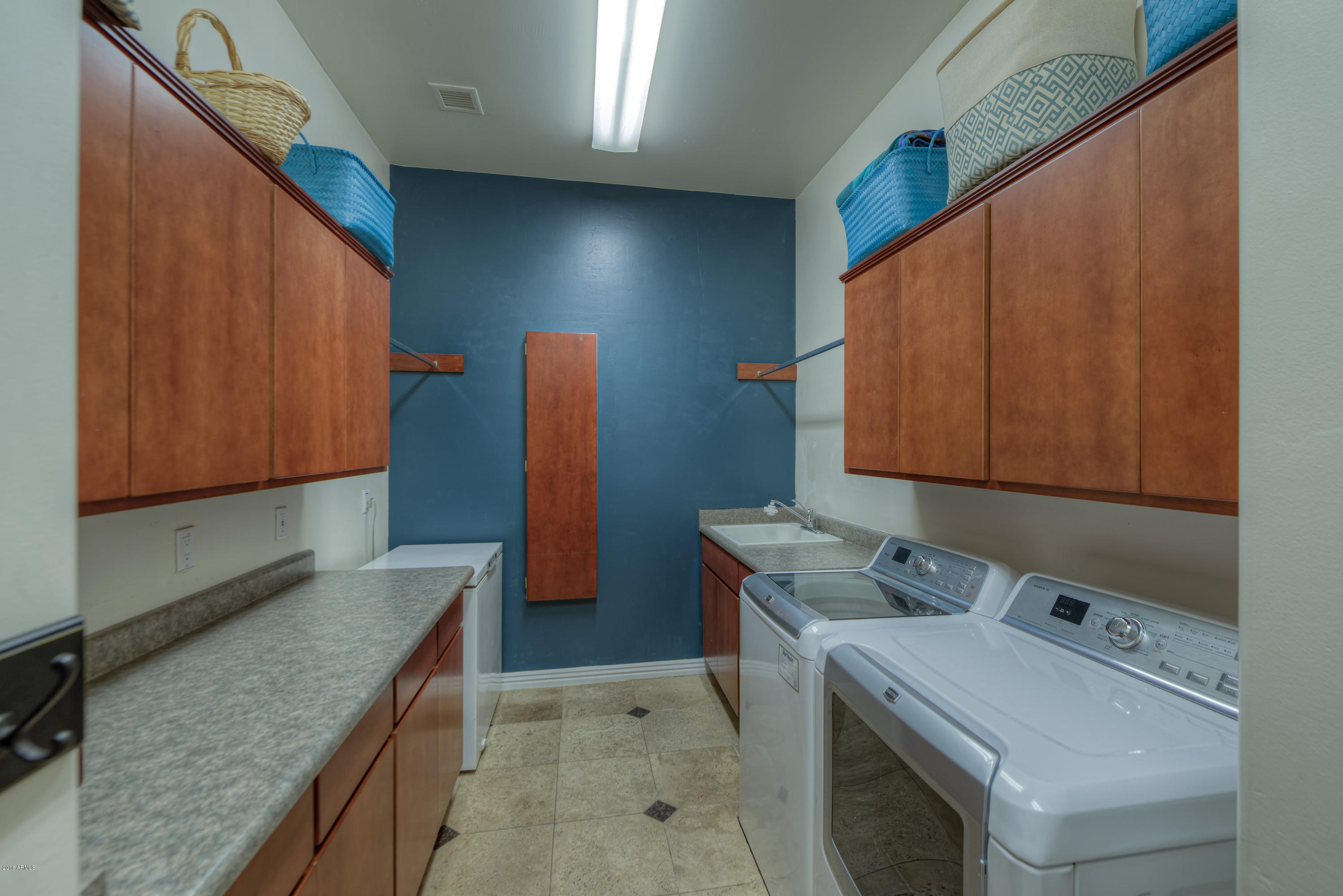 2885 East Robin Court Gilbert, AZ 85296 - Photo 39 of 61 035_Laundry Room