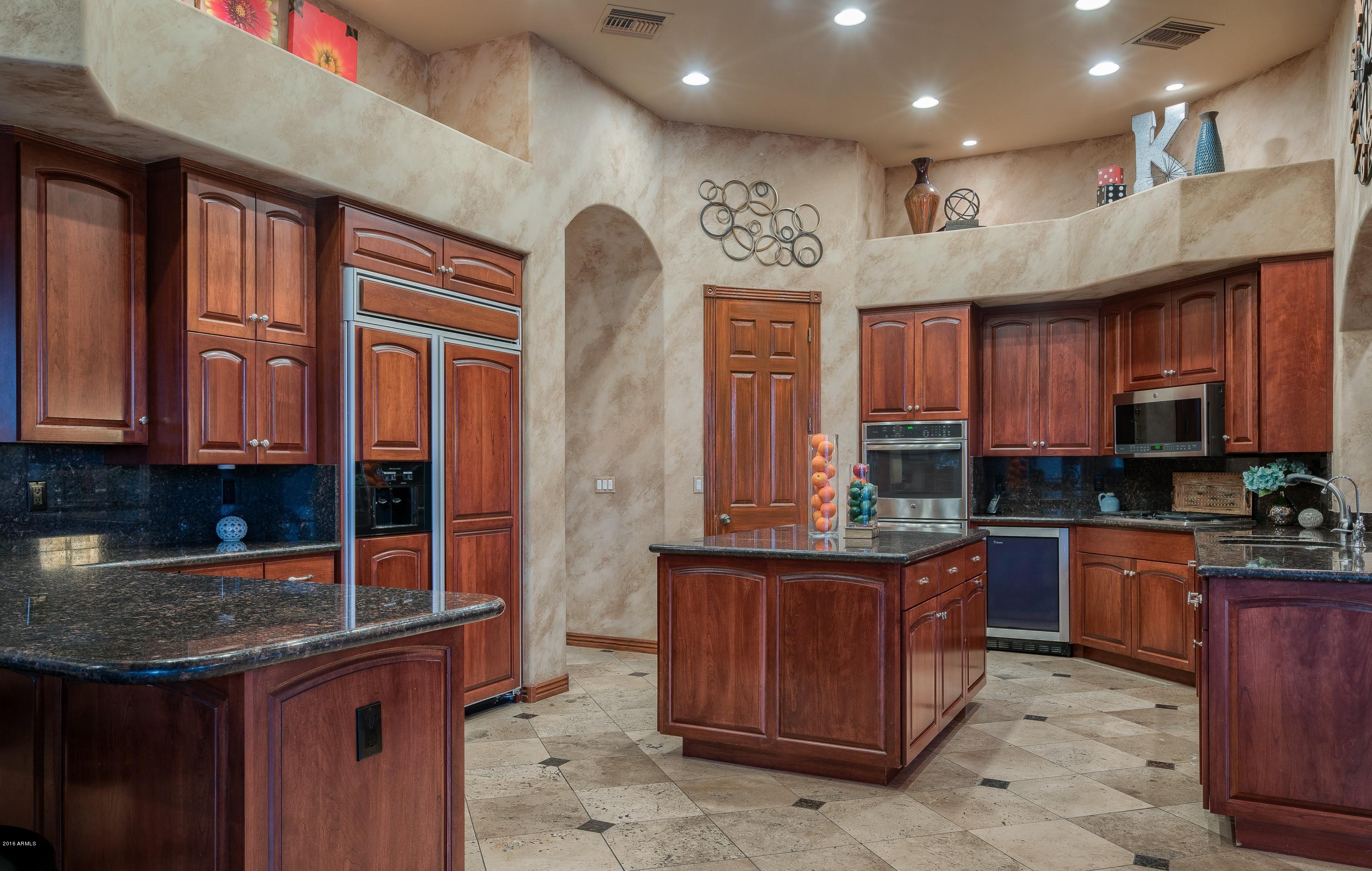 2885 East Robin Court Gilbert, AZ 85296 - Photo 54 of 61 014_Kitchen