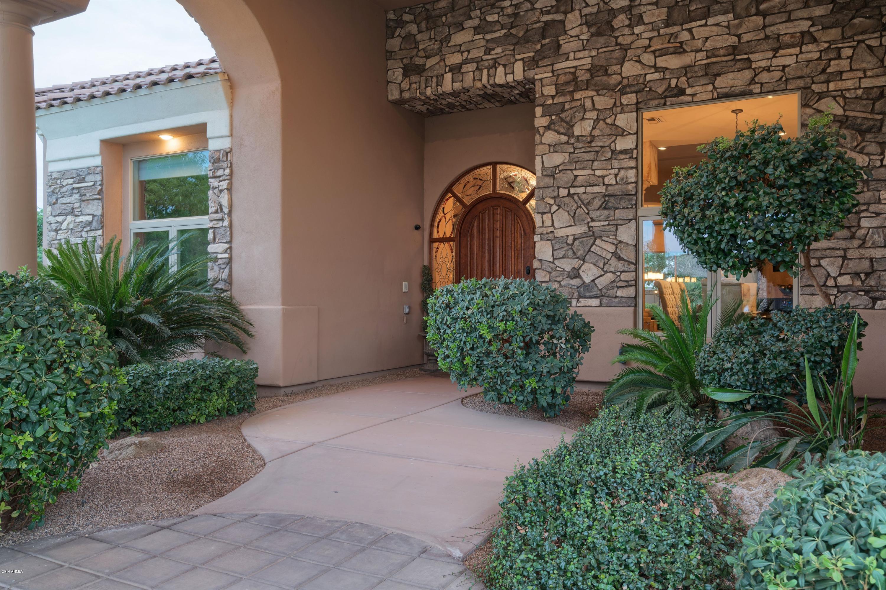 2885 East Robin Court Gilbert, AZ 85296 - Photo 9 of 61 006_Entryway II