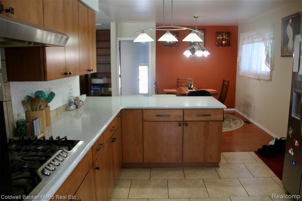 4092 Woodstock Road Waterford, MI 48328 - Photo 12 of 63