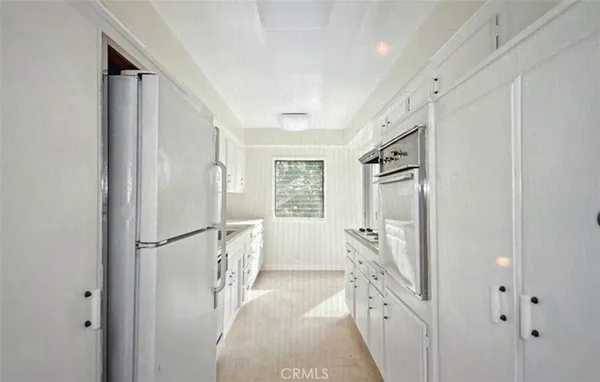 $749,000 | 289 South Barrington Avenue, Unit A311, Los Angeles, CA 90049