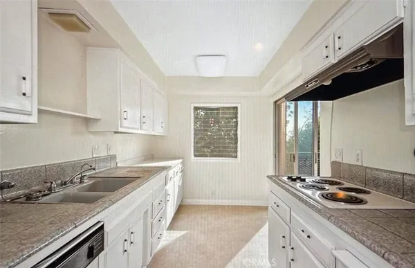 $749,000 | 289 South Barrington Avenue, Unit A311, Los Angeles, CA 90049