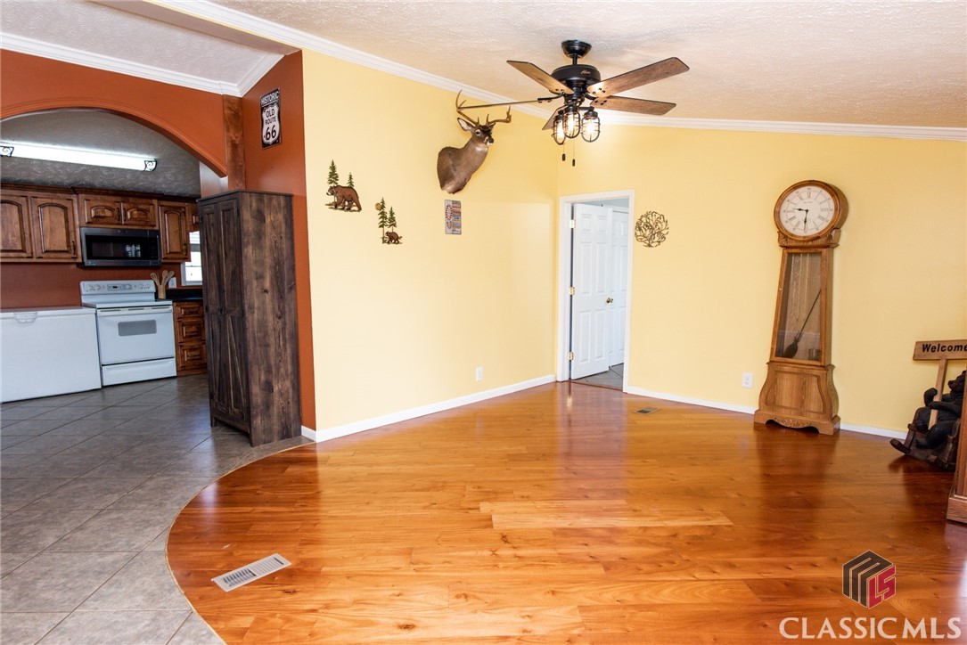385 Steele Road Comer, GA 30629 - Photo 6 of 29
