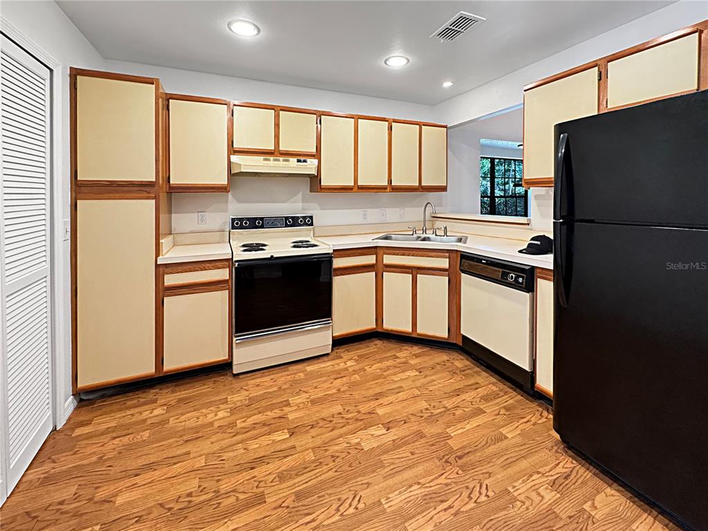 5100 Burchette Road, Unit 900 Tampa, FL 33647 - Photo 8 of 13